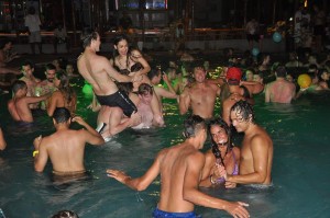 Pool Party Coral Bungalows MAY’15